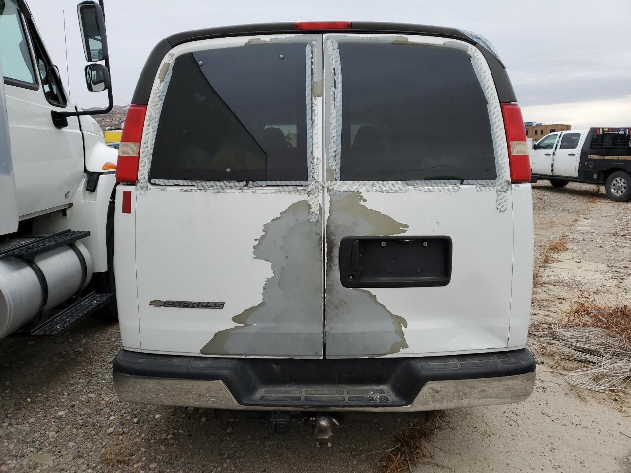 2008 Chevrolet Express - Image 6
