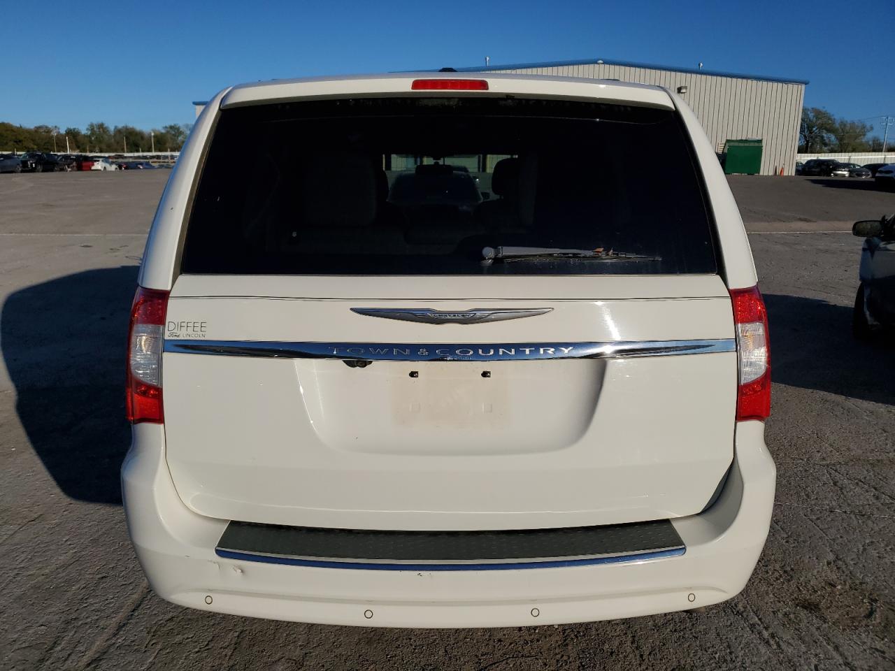 2011 Chrysler Town & Country Touring L VIN: 2A4RR8DG5BR676157 Lot: 81089904