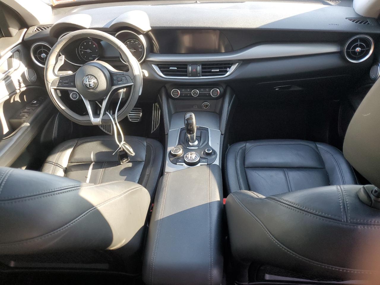 2018 Alfa Romeo Stelvio - Image 8