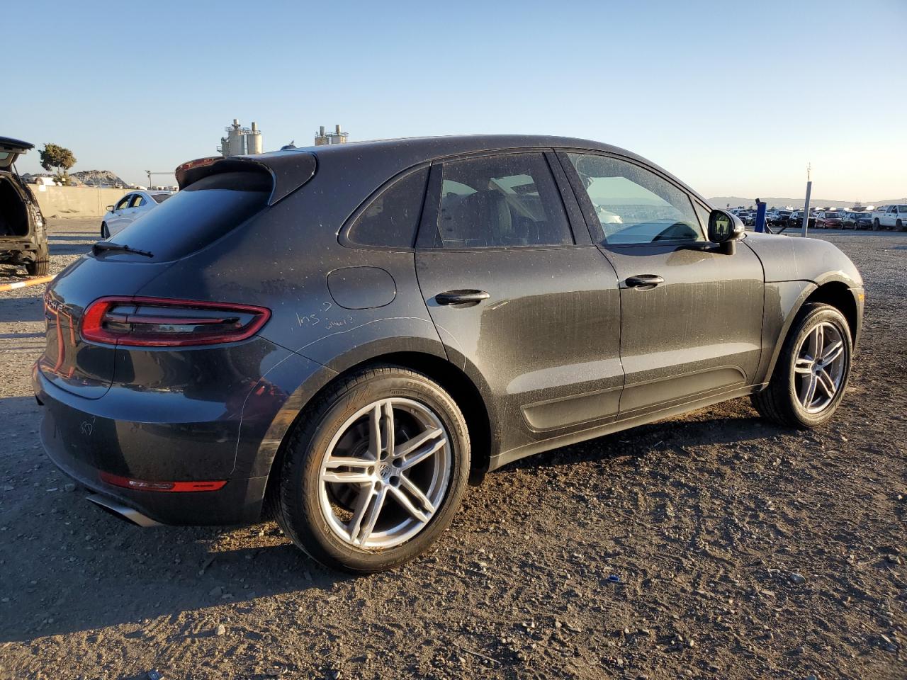 VIN WP1AA2A54JLB03038 2018 PORSCHE MACAN no.3