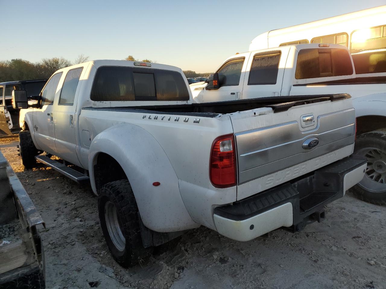 VIN 1FT8W3DTXFED51890 2015 FORD F350 no.2