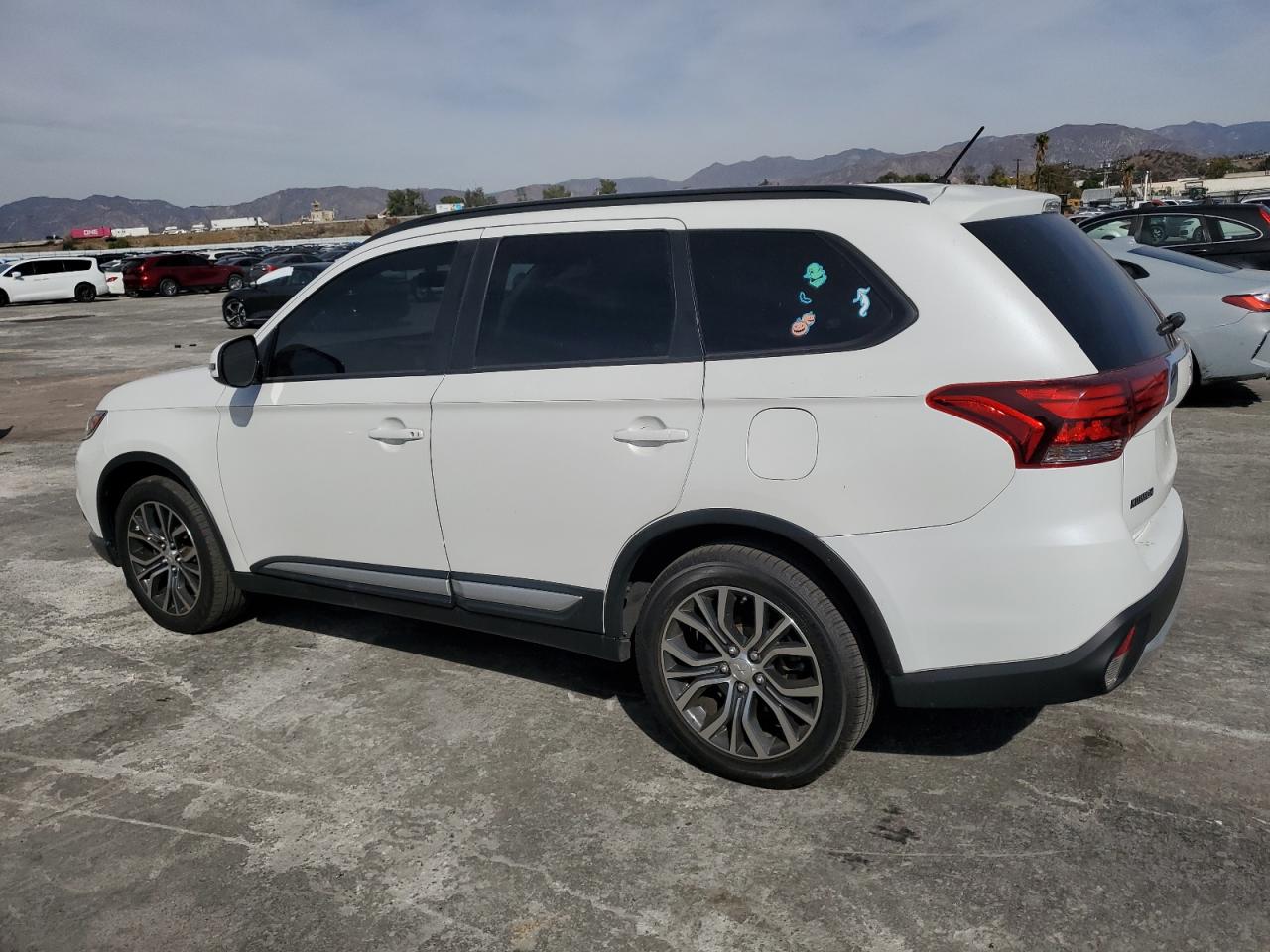 VIN JA4AD3A30GZ045409 2016 MITSUBISHI OUTLANDER no.2