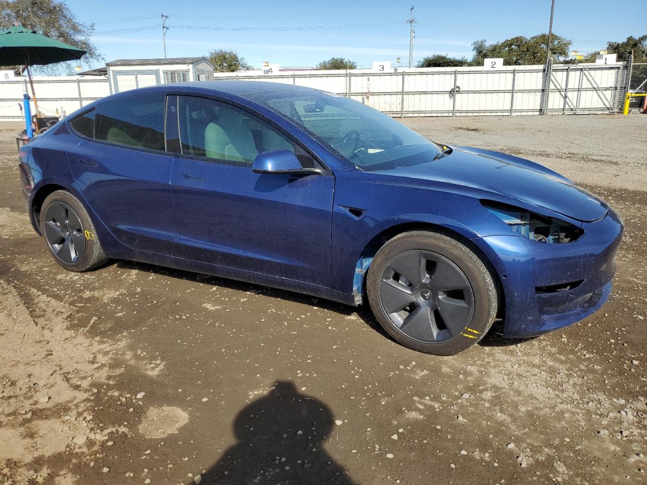 VIN 5YJ3E1EB9NF130799 2022 TESLA MODEL 3 no.4