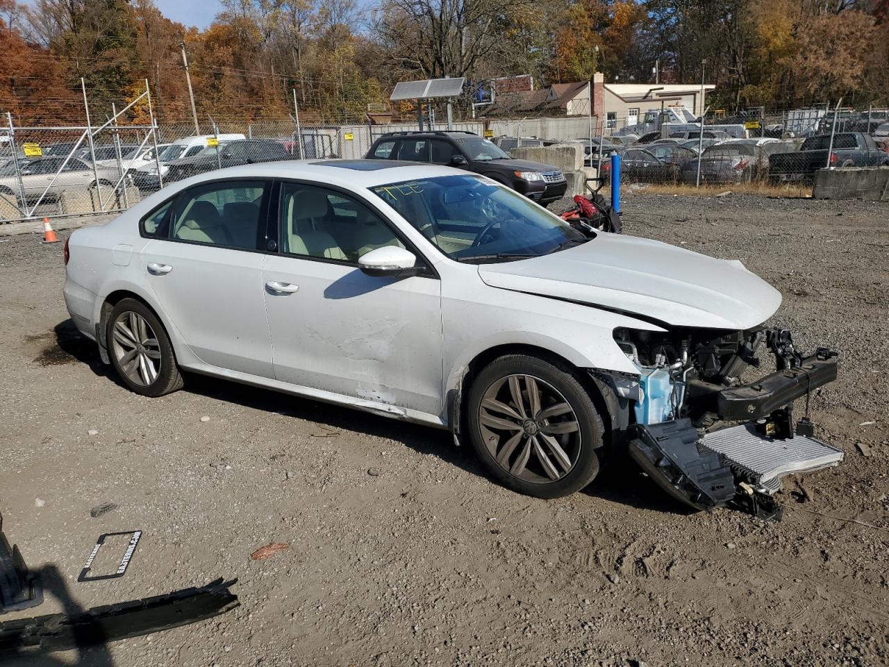 2019 Volkswagen Passat - Image 4
