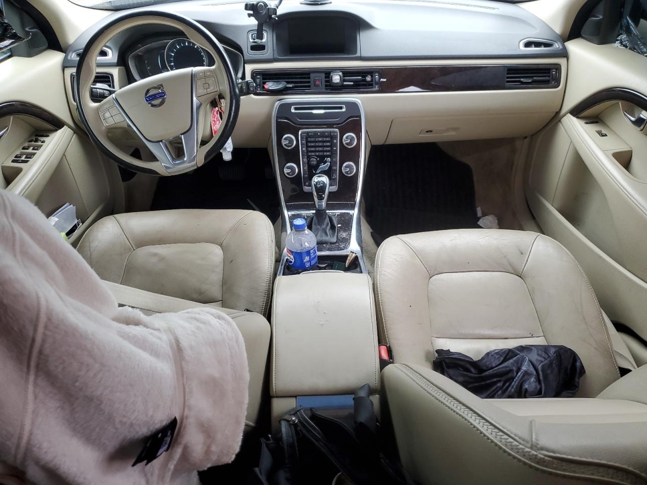 2016 Volvo XC70 - Image 8