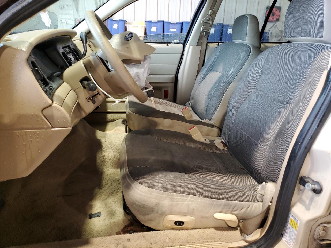 2008 Ford Crown Victoria - Image 7