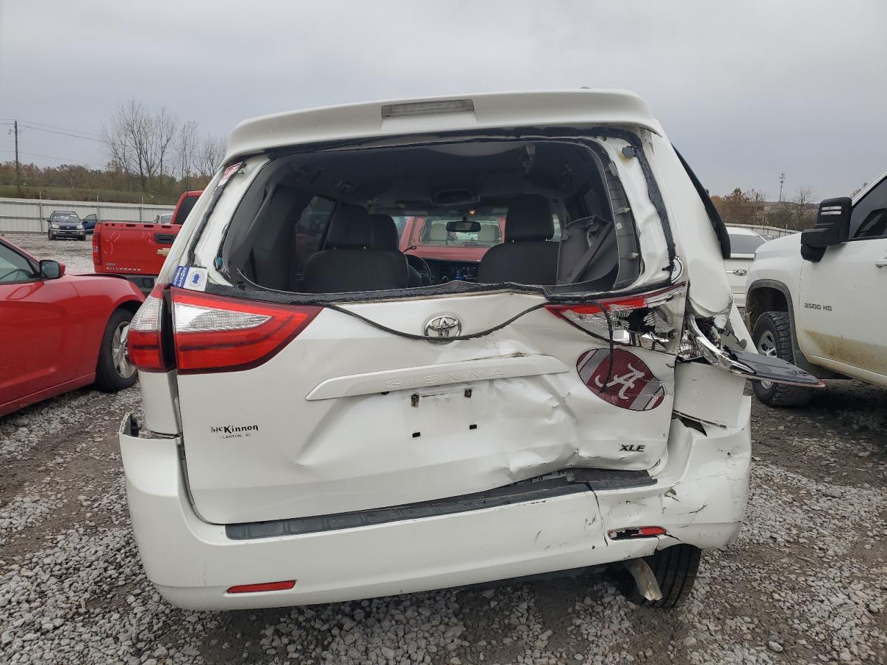 2015 Toyota Sienna - Image 6