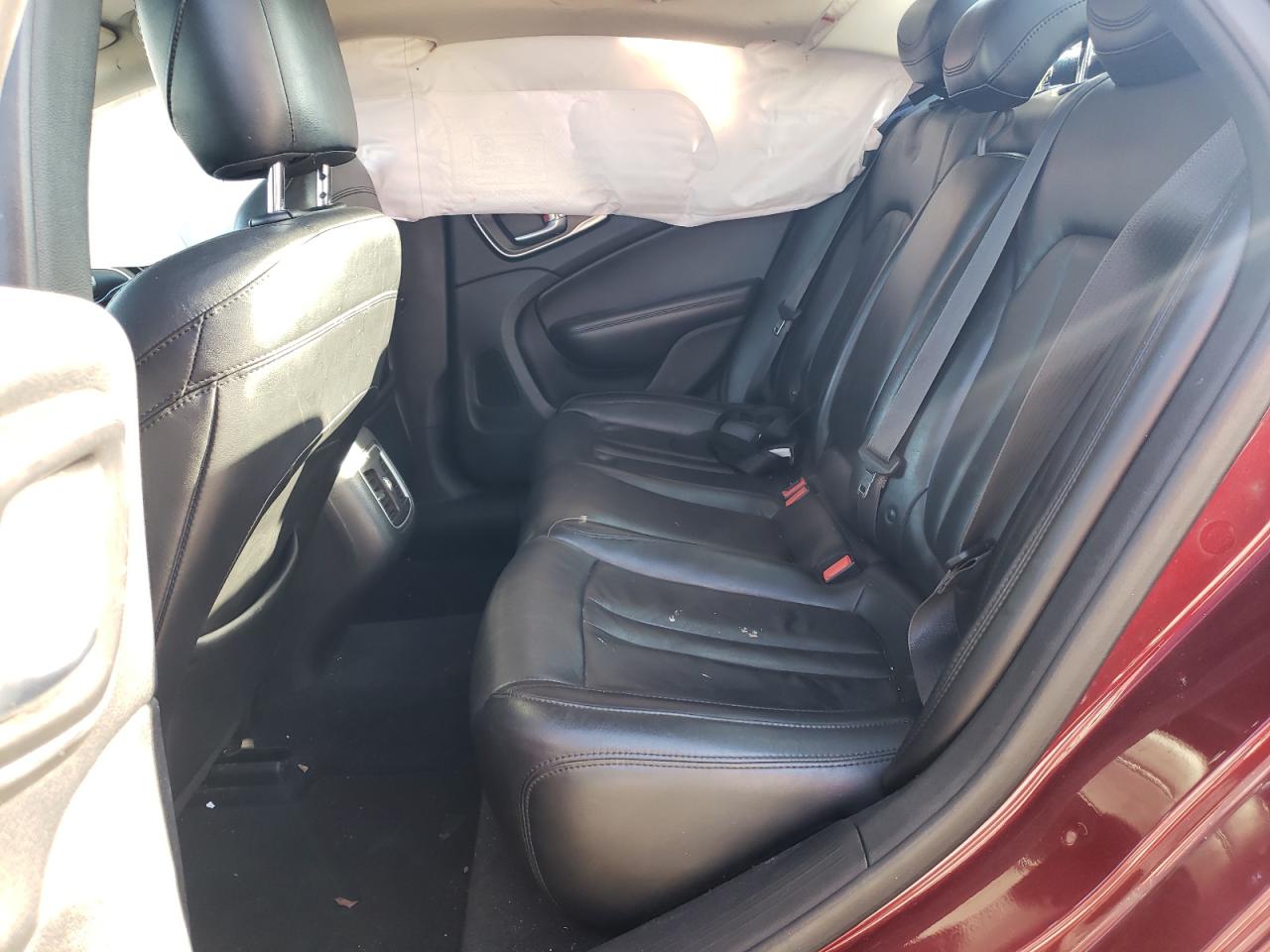 2015 Chrysler 200 - Image 10