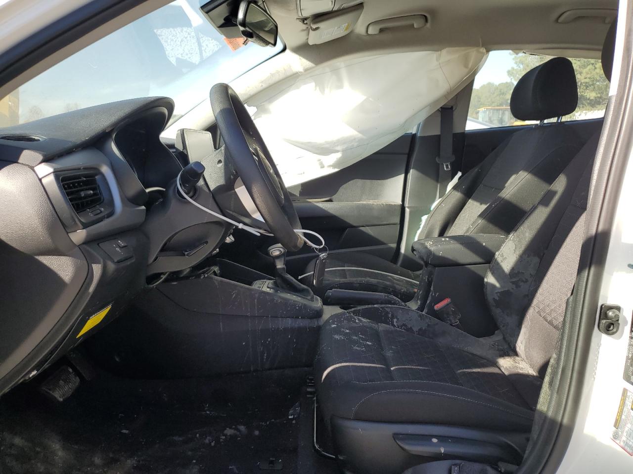 2023 Kia Rio - Image 7