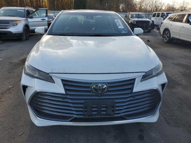  TOYOTA AVALON 2019 Biały