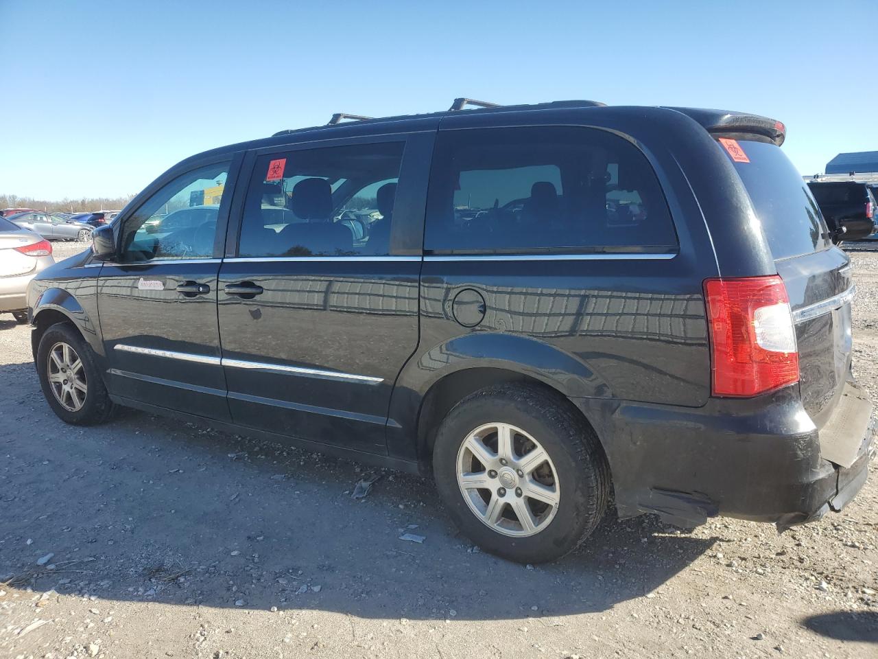 2011 Chrysler Town & Country - Image 2