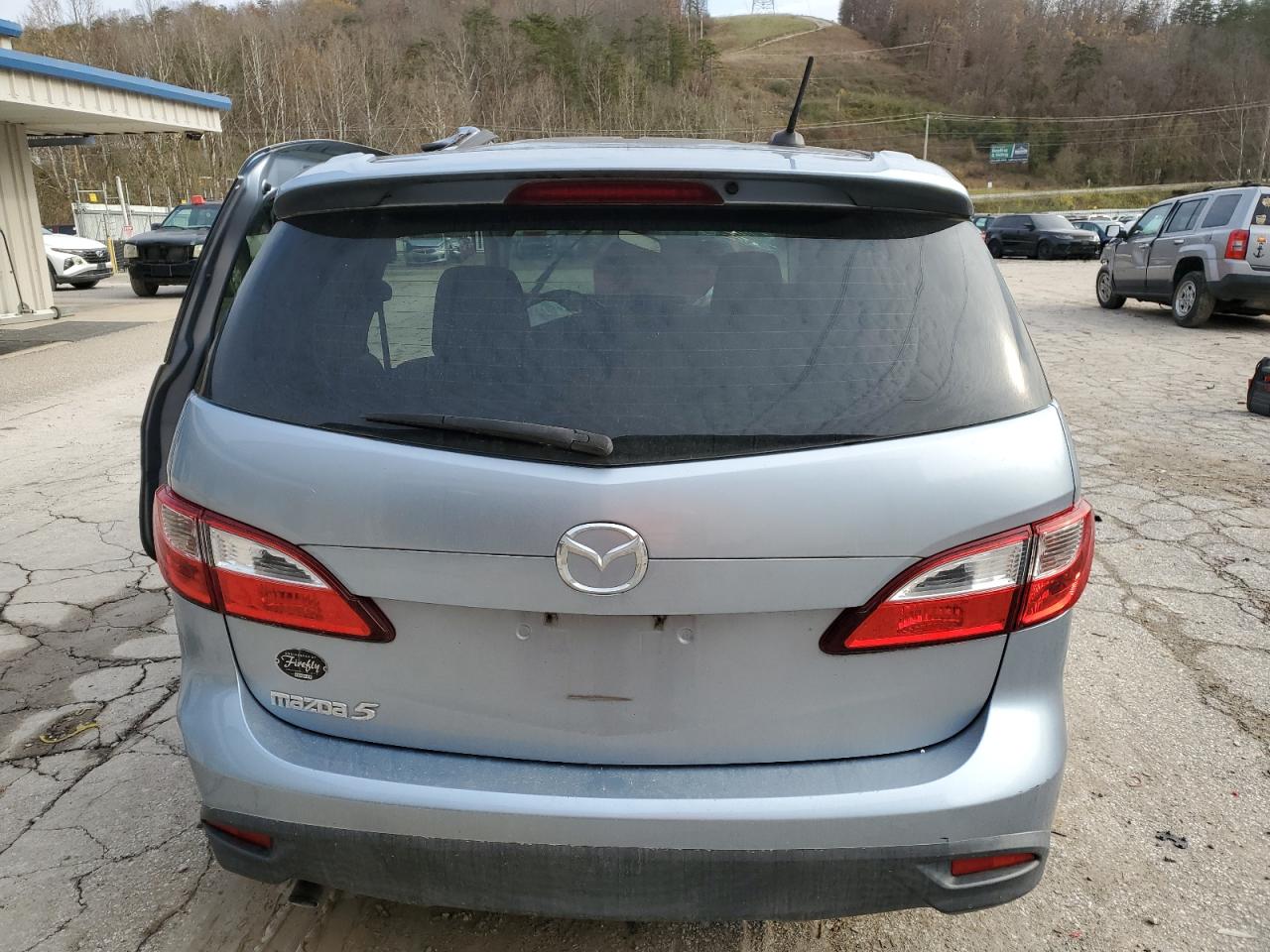 2012 Mazda 5 - Image 6