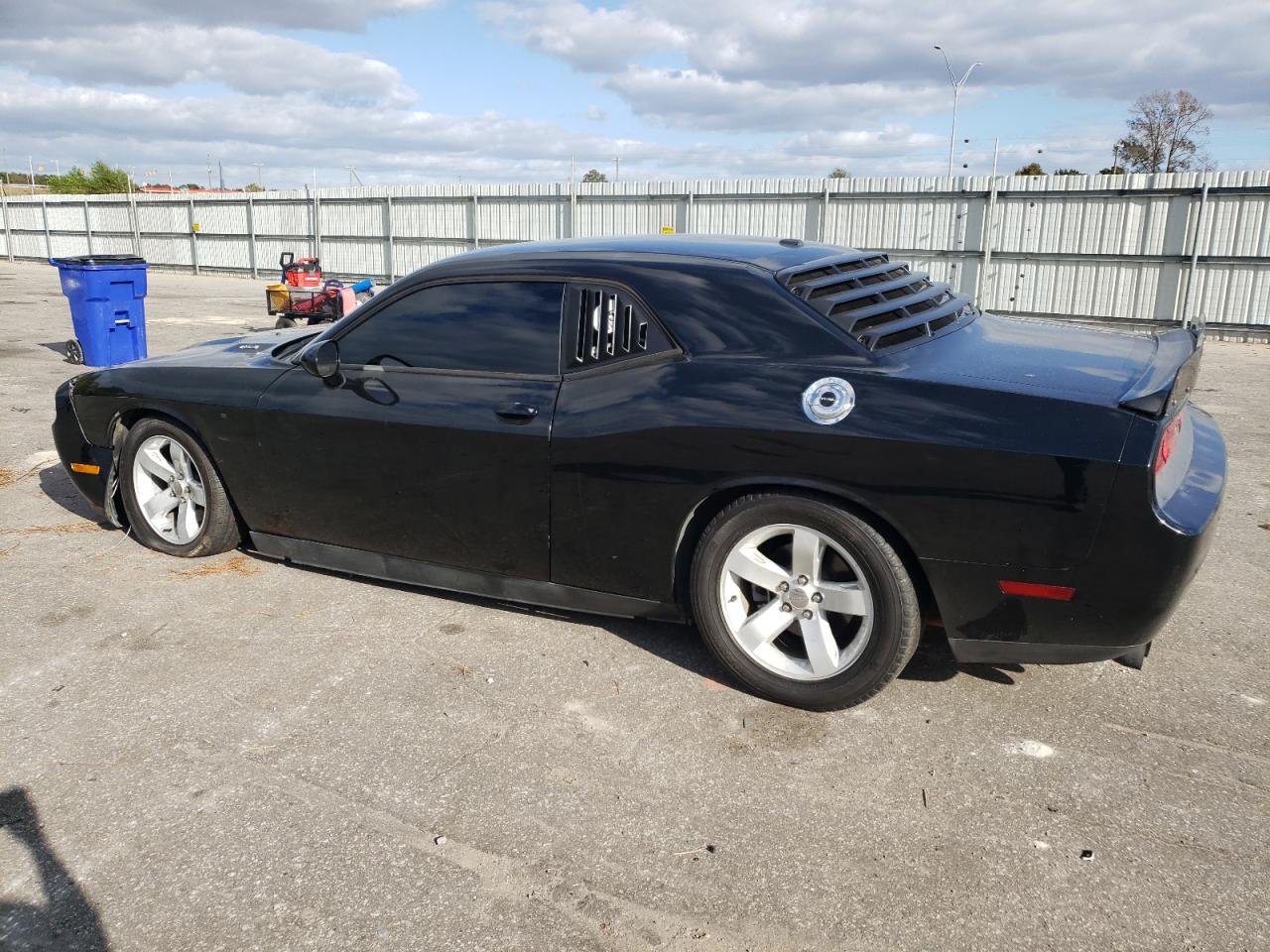 2013 Dodge Challenger - Image 2
