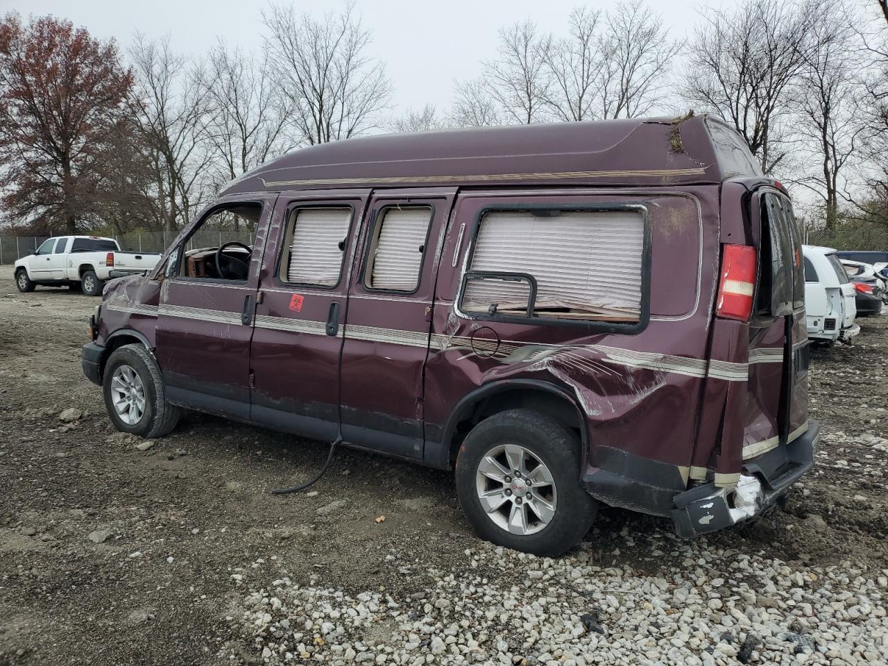 2003 GMC Savana - Image 2