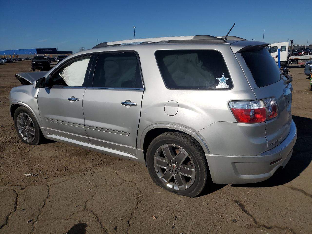 2012 GMC Acadia - Image 2