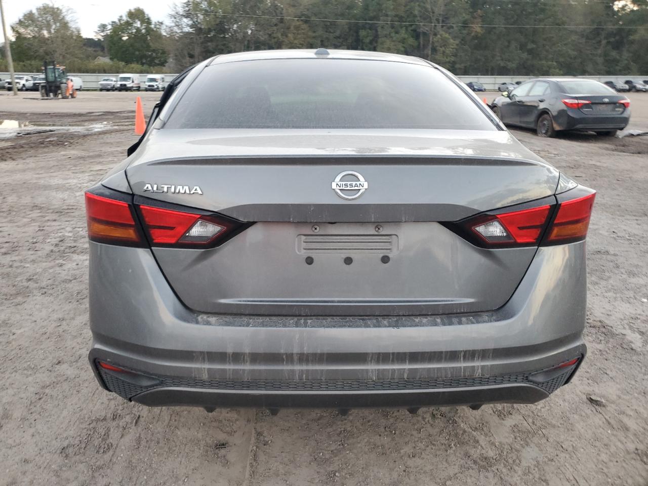 2019 Nissan Altima - Image 6