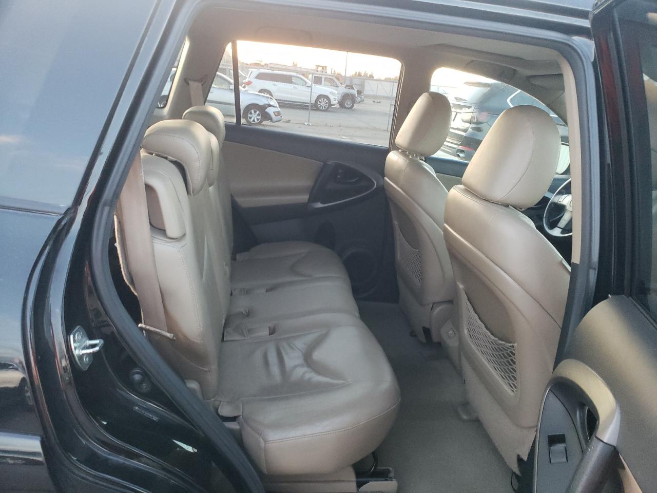 2010 Toyota RAV 4 - Image 11