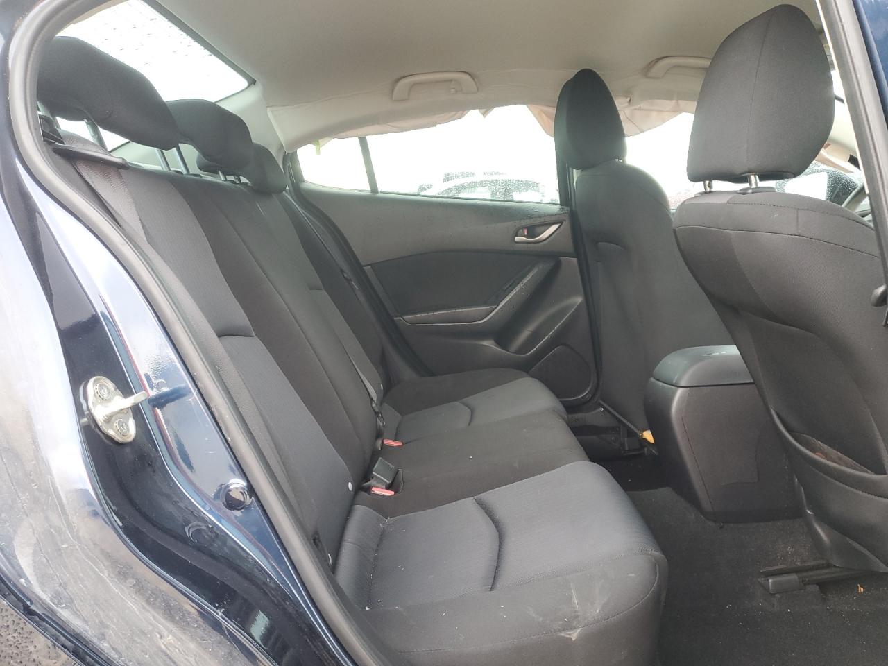 2016 Mazda 3 - Image 10