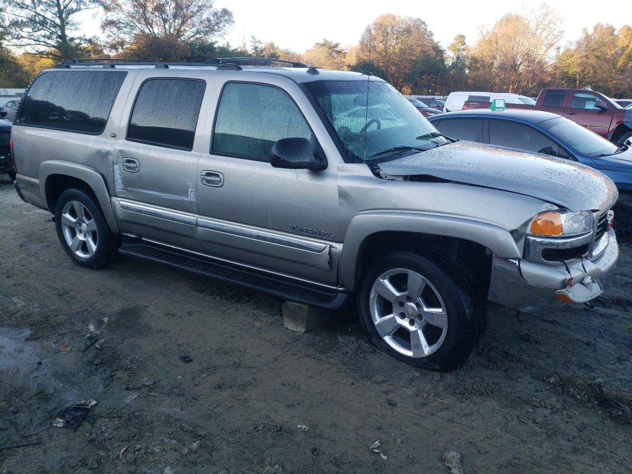 2003 GMC Yukon - Image 4