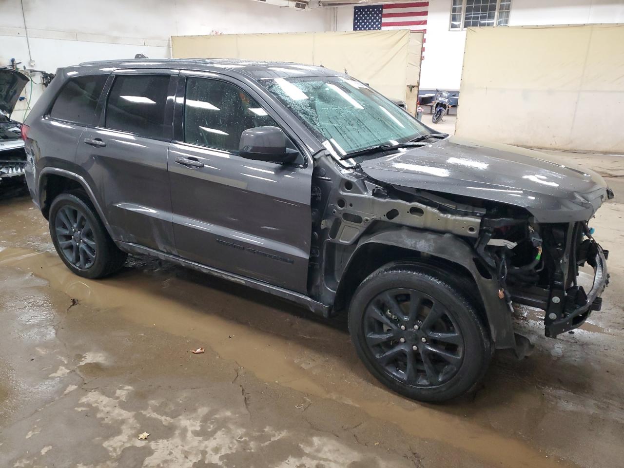 2017 Jeep Grand Cherokee - Image 4