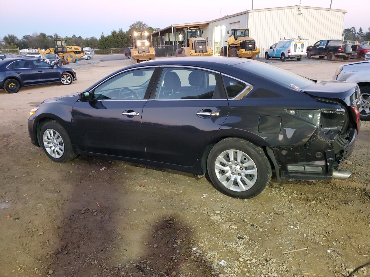 2016 Nissan Altima - Image 2
