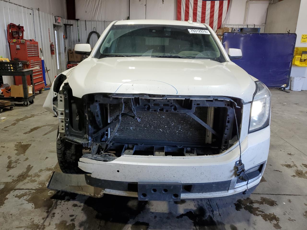 2015 GMC Yukon - Image 5