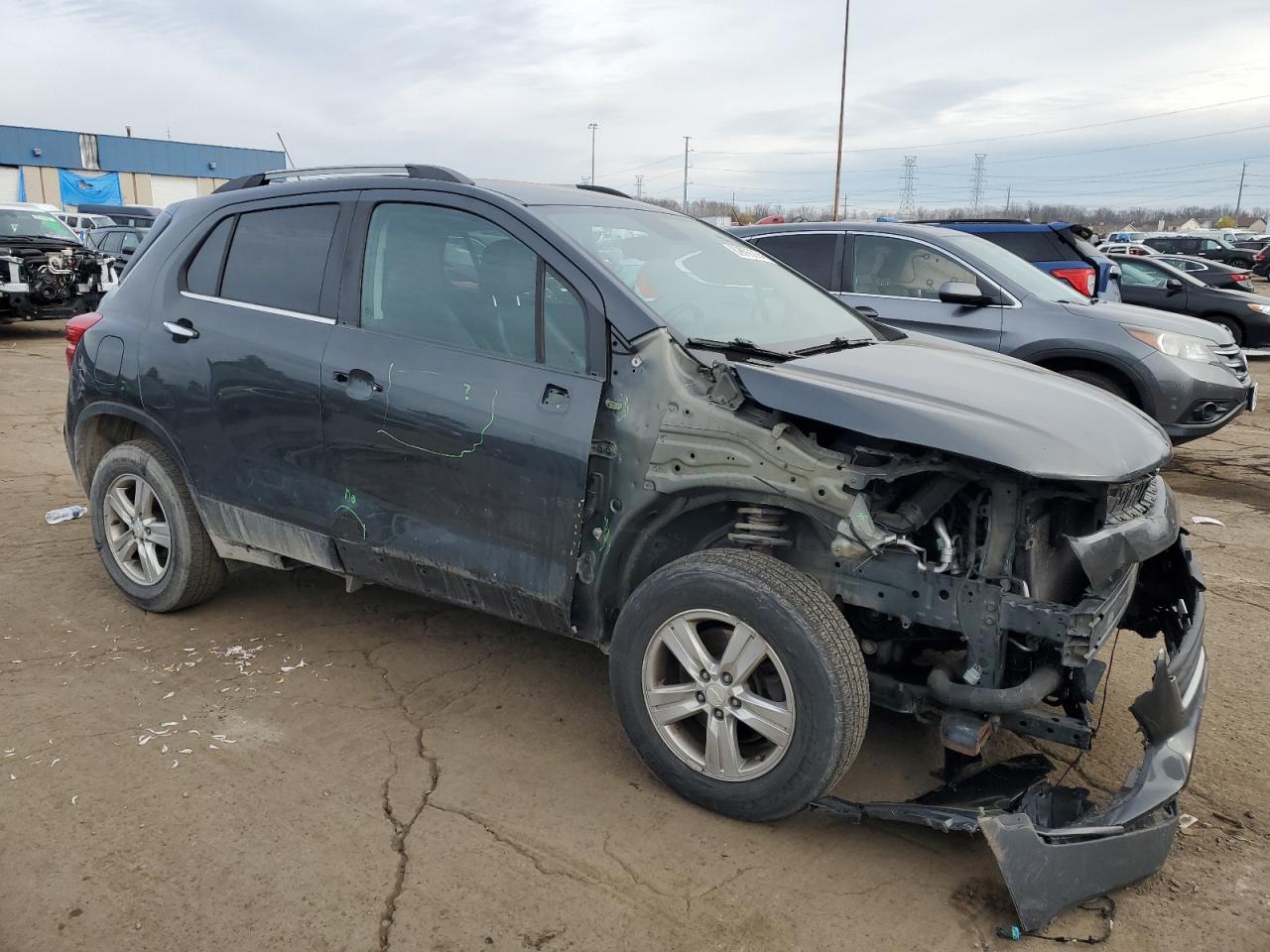 VIN 3GNCJPSB3KL188740 2019 CHEVROLET TRAX no.4