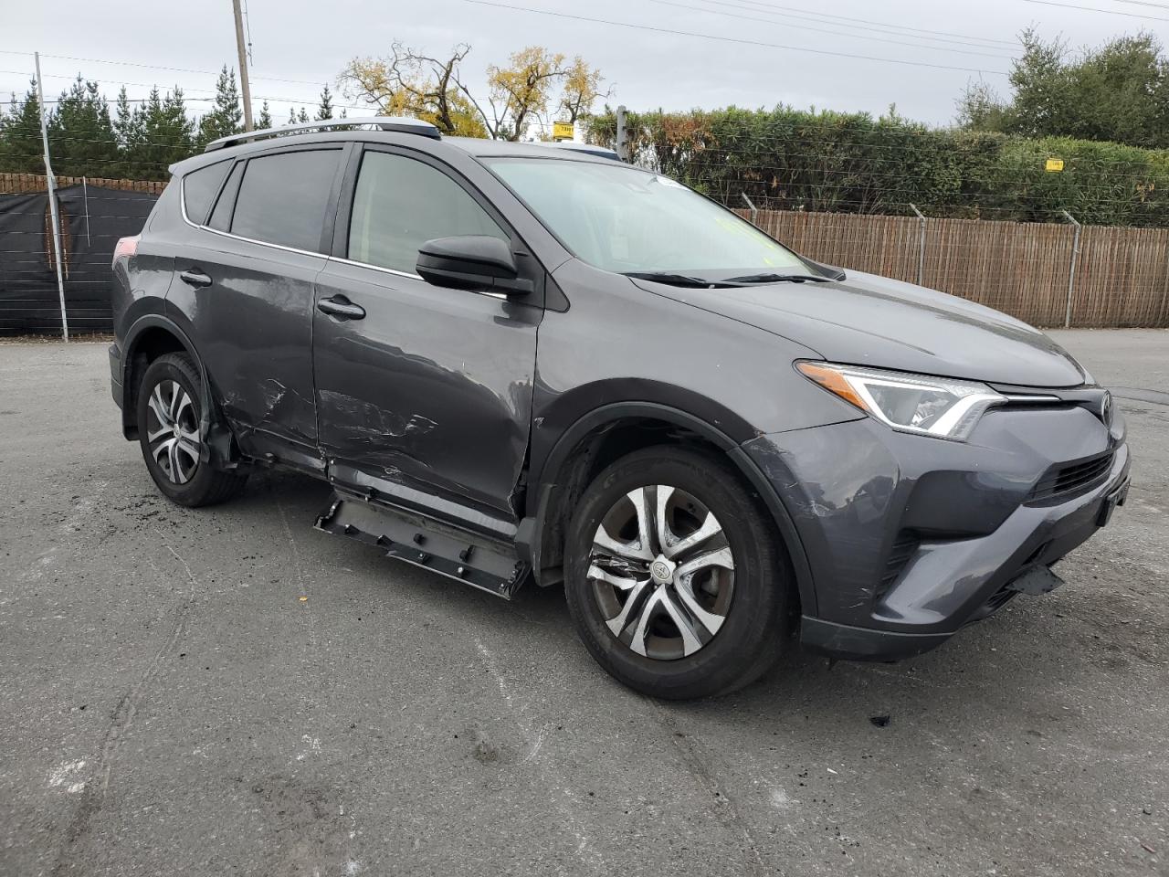 2017 Toyota Rav4 Le VIN: JTMBFREV2HJ126396 Lot: 82044554