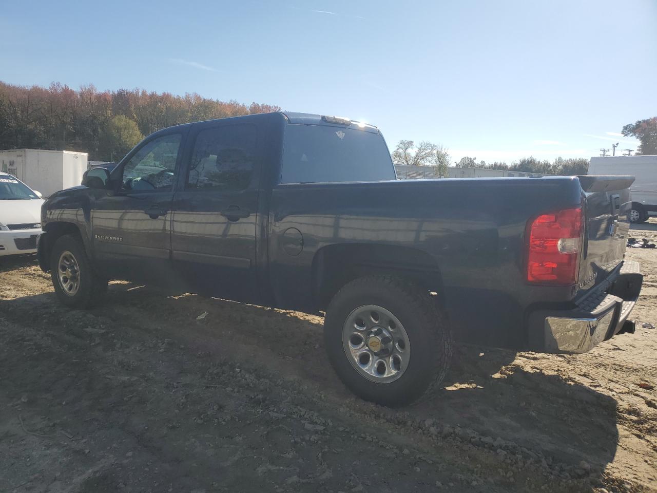 2008 Chevrolet Silverado - Image 2