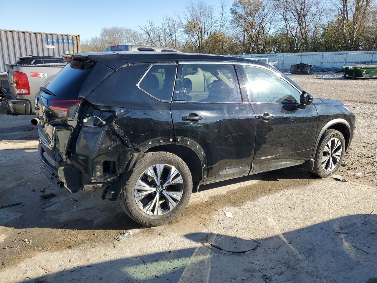 2021 Nissan Rogue - Image 3