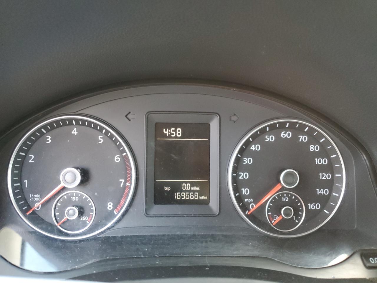 2010 Volkswagen Jetta - Image 9