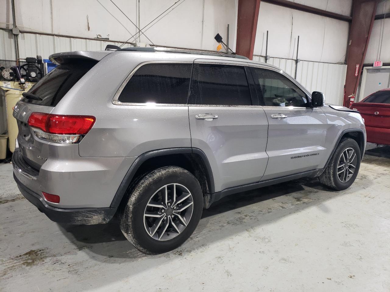 2019 Jeep Grand Cherokee - Image 3