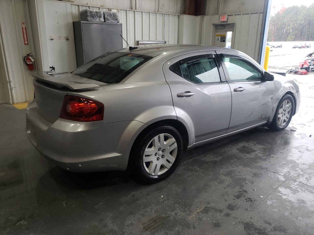 2013 Dodge Avenger - Image 3
