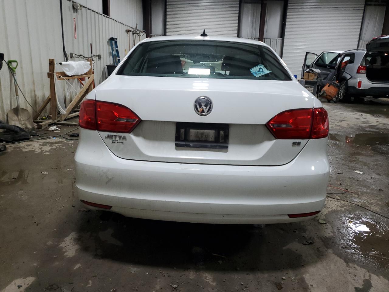 2014 Volkswagen Jetta - Image 6