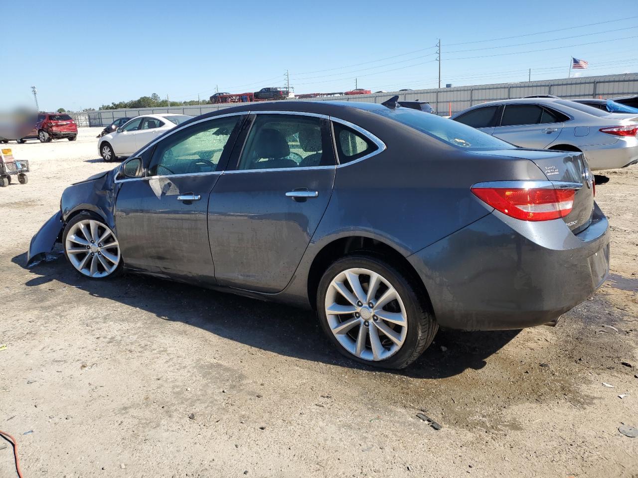 VIN 1G4PR5SK2D4110378 2013 BUICK VERANO no.2