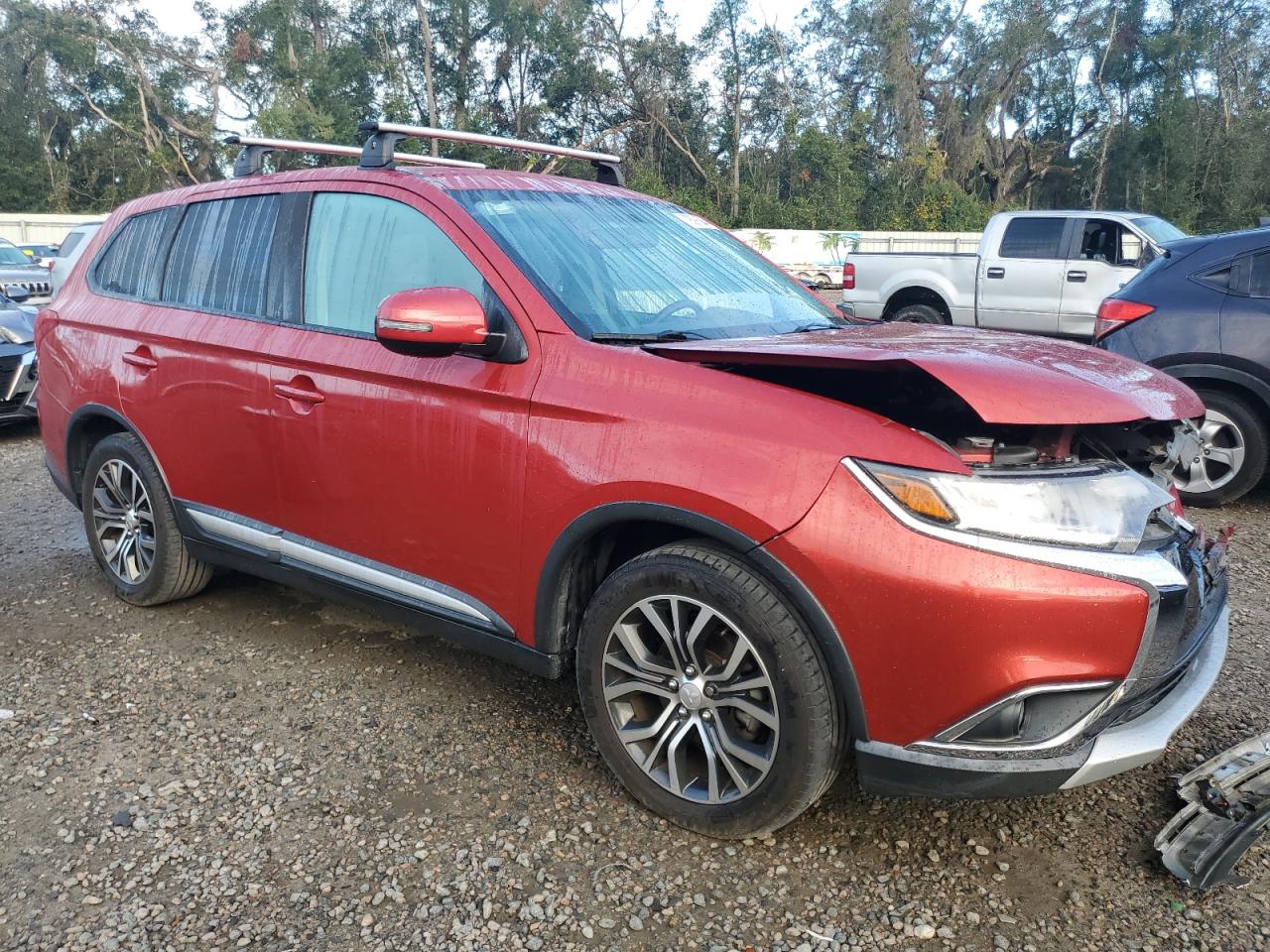 2018 Mitsubishi Outlander - Image 4