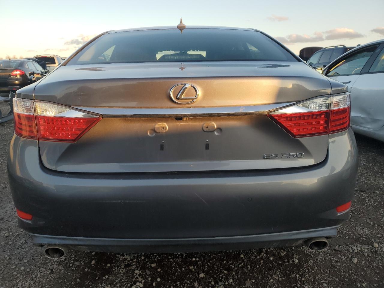 2013 Lexus ES - Image 6