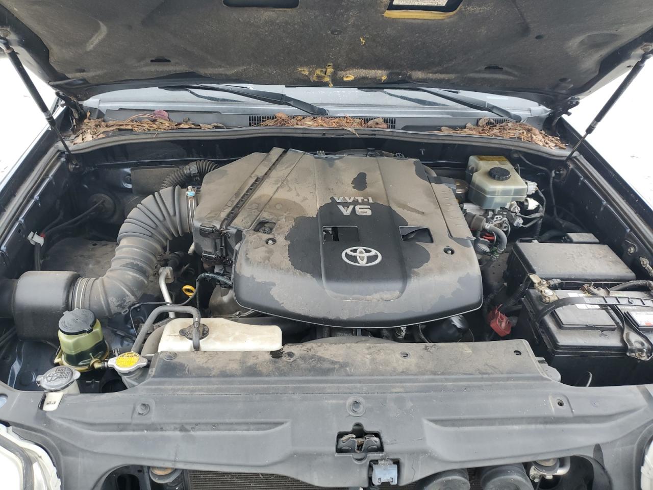2004 Toyota 4Runner - Image 12