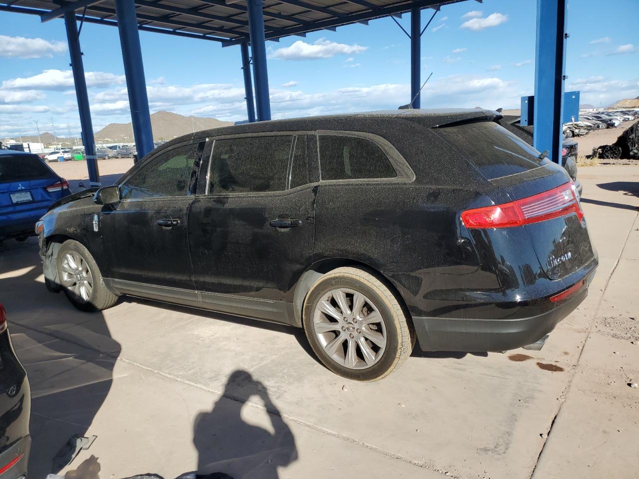 2019 Lincoln MKT - Image 2