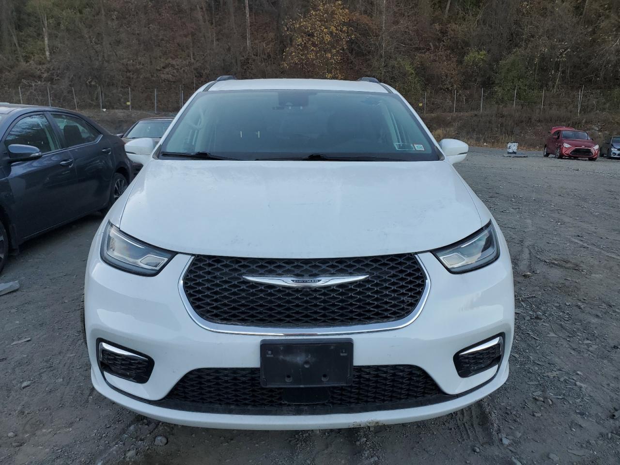 2022 Chrysler Pacifica - Image 5