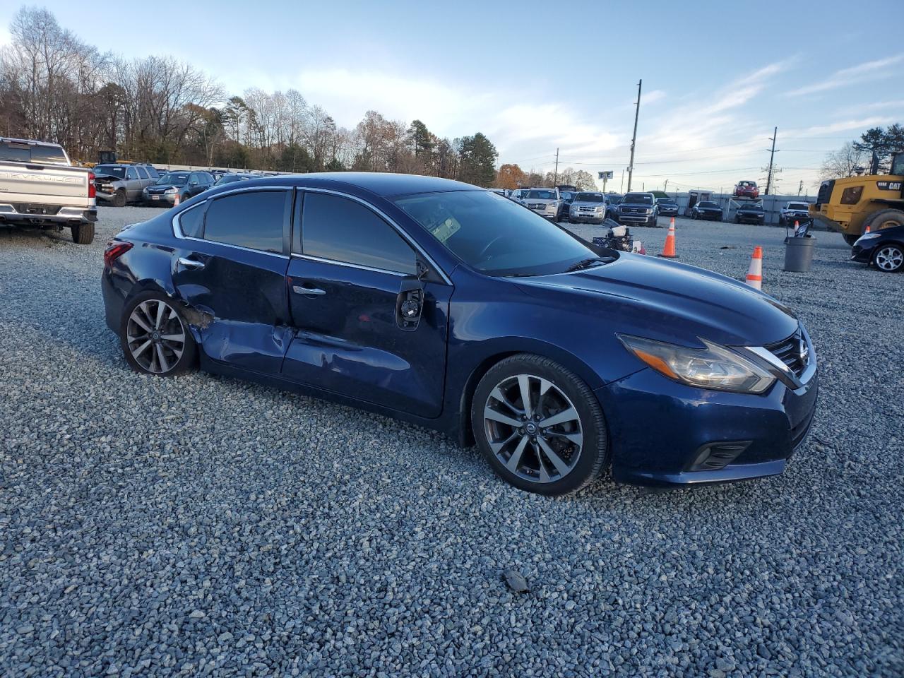 2017 Nissan Altima - Image 4