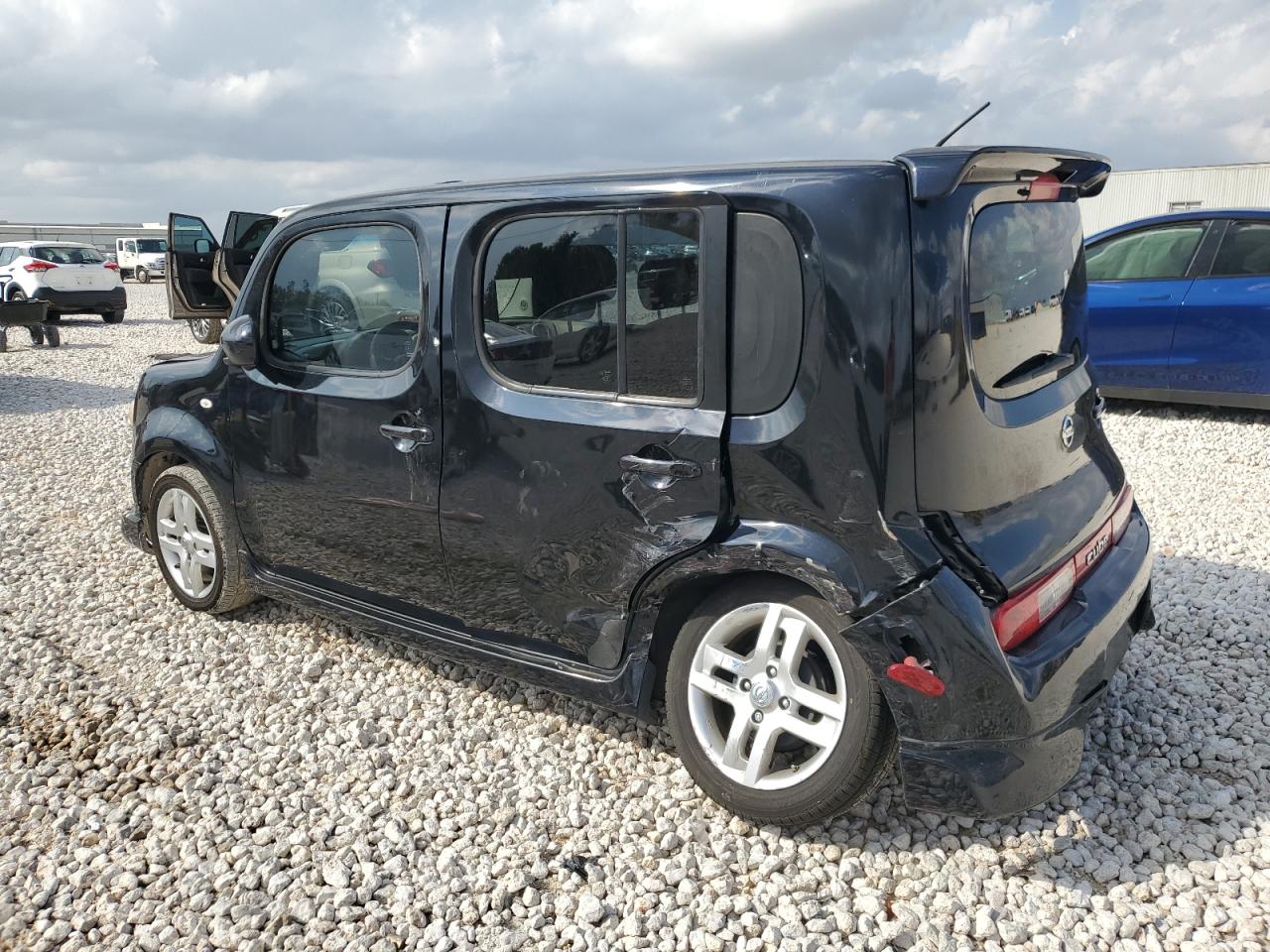 2011 Nissan Cube - Image 2