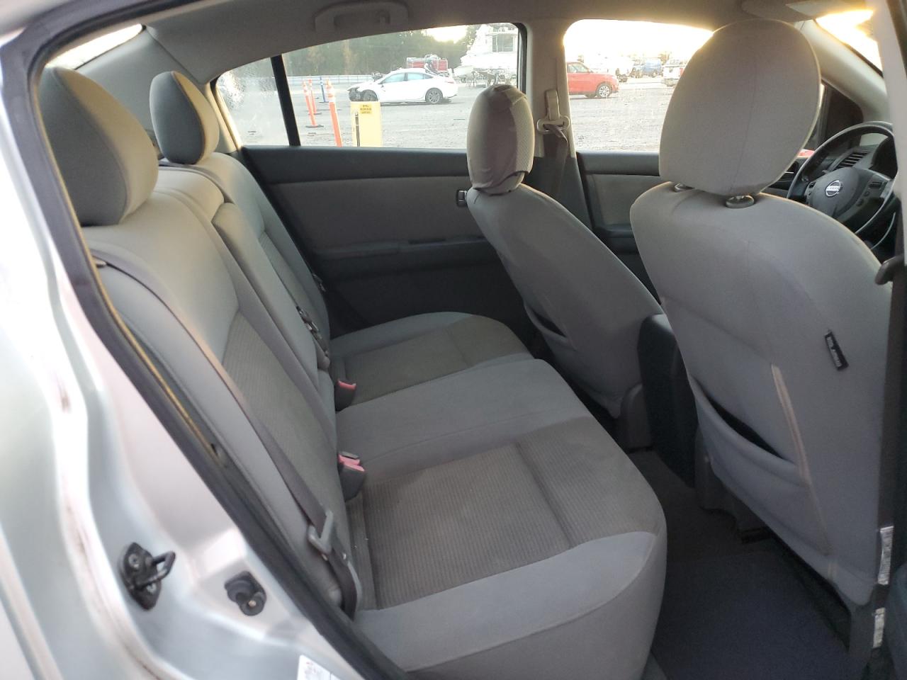 2010 Nissan Sentra - Image 10