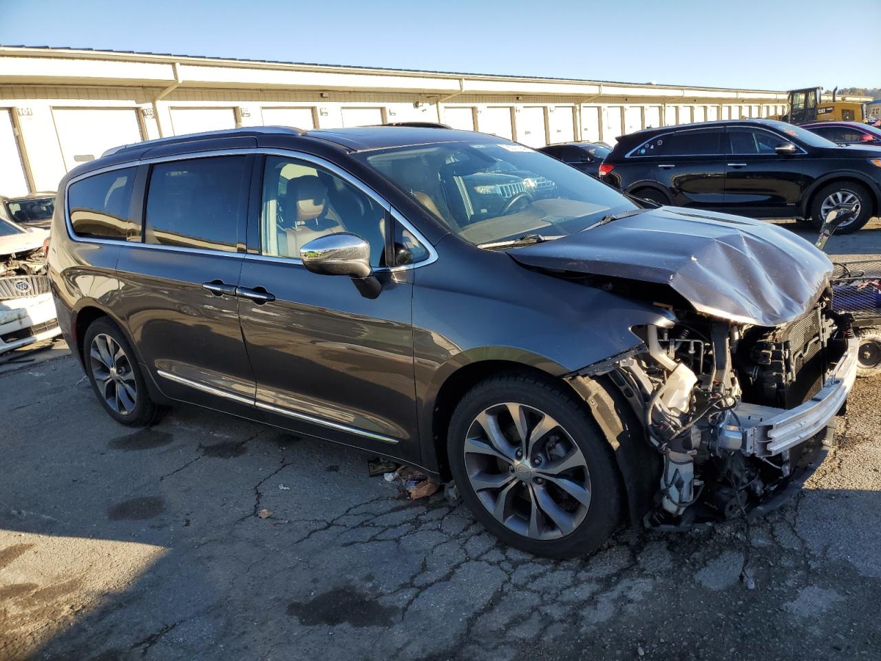 2018 Chrysler Pacifica - Image 4