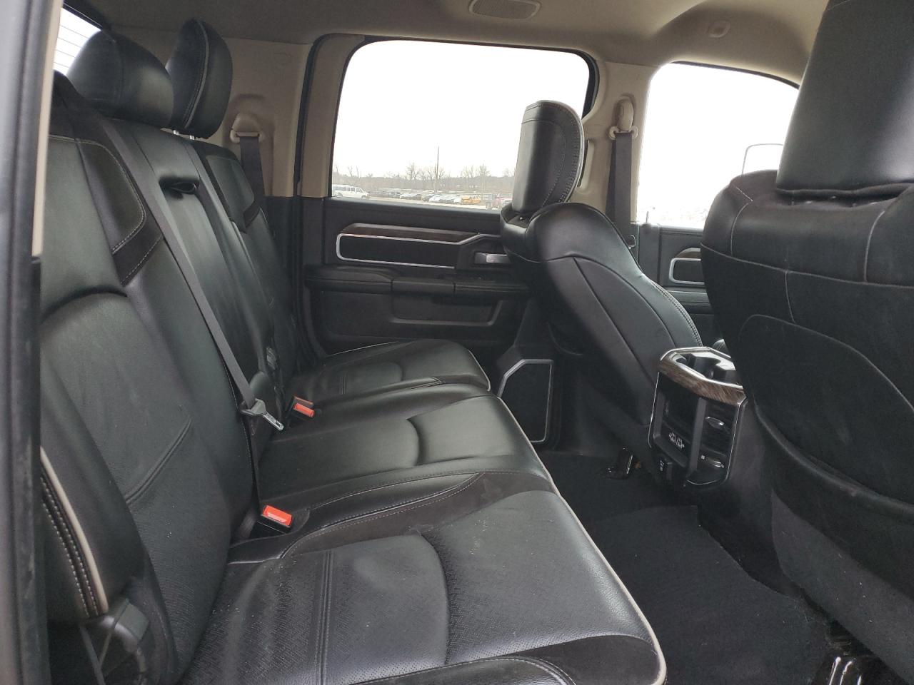 2019 Ram 2500 Laramie VIN: 3C6UR5NL8KG685586 Lot: 82000234