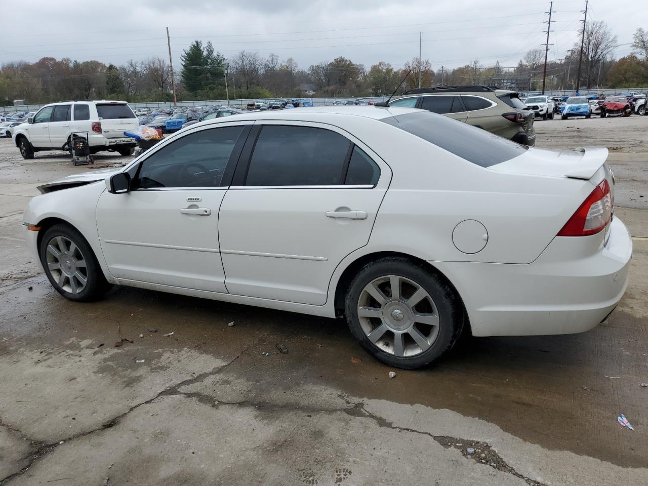 2009 Mercury Milan - Image 2