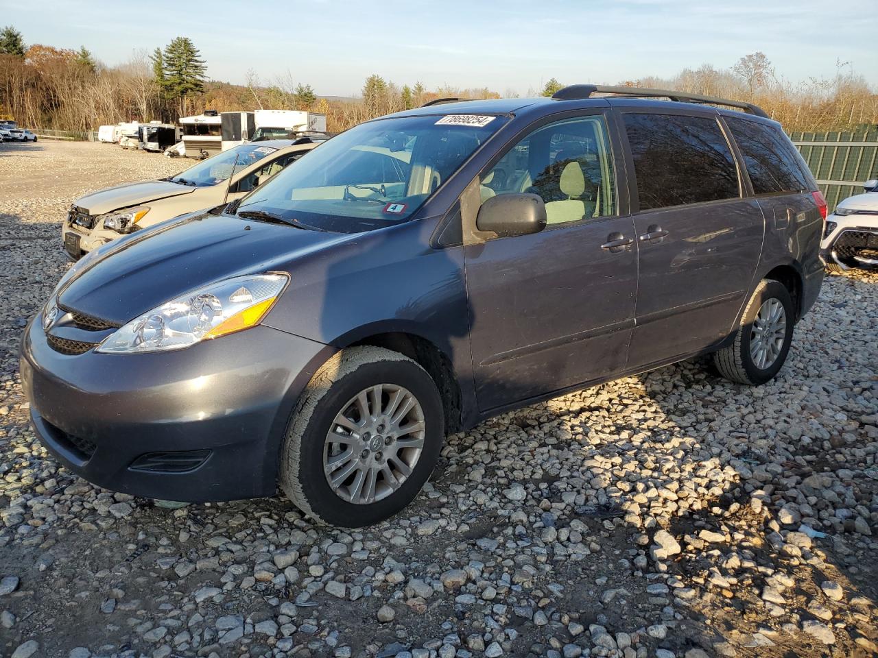 2007 Toyota Sienna - Image 1