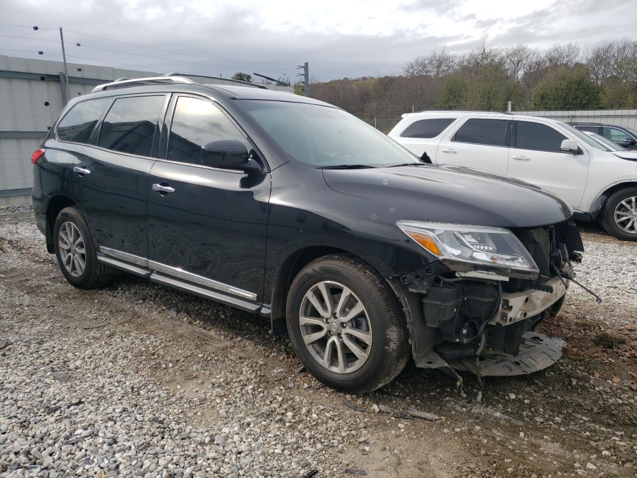 2016 Nissan Pathfinder - Image 4