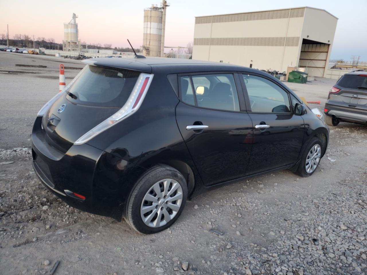 2015 Nissan Leaf - Image 3