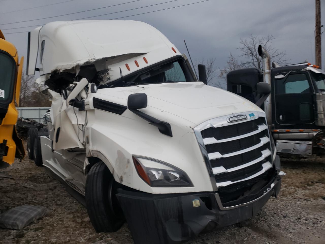2022 Freightliner Cascadia 126 for Sale in Dyer, IN - Side